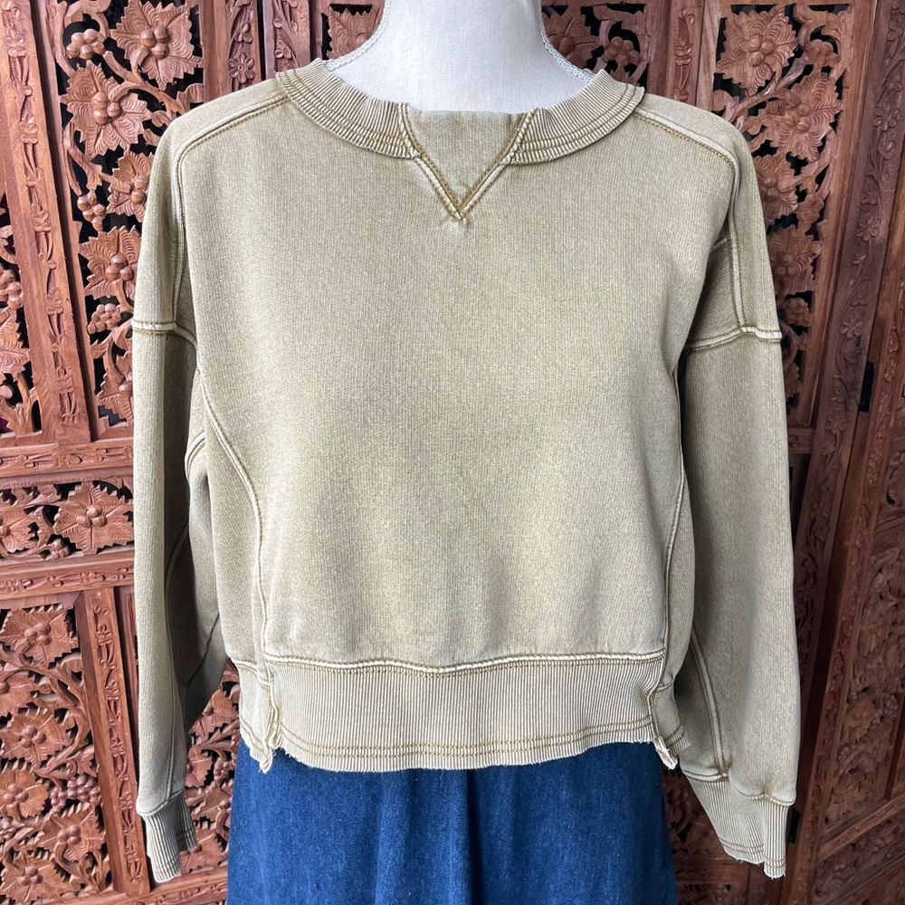 FREE PEOPLE Movement Cropped Boxy Crewneck Pull Over Sweatshirt - Picture 2 of 11